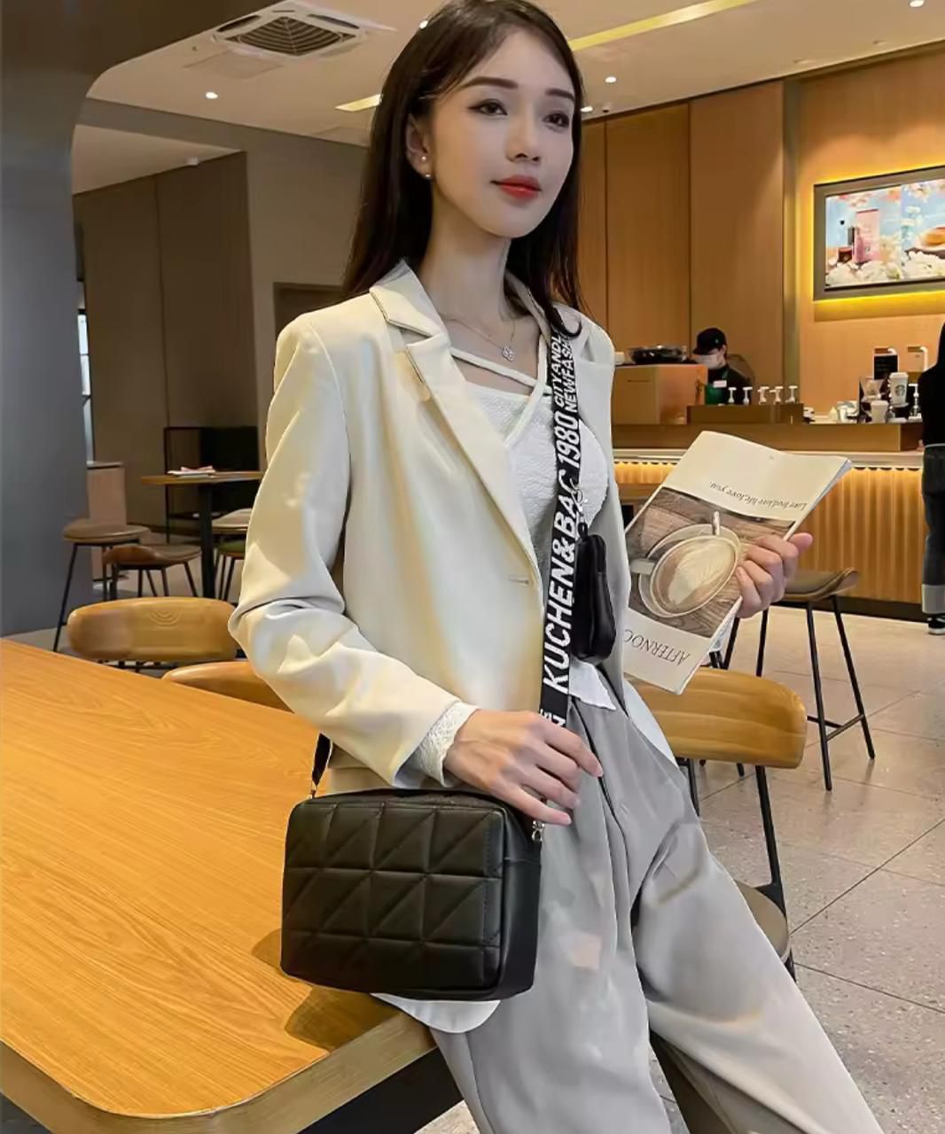 Hand bag with mini pouch