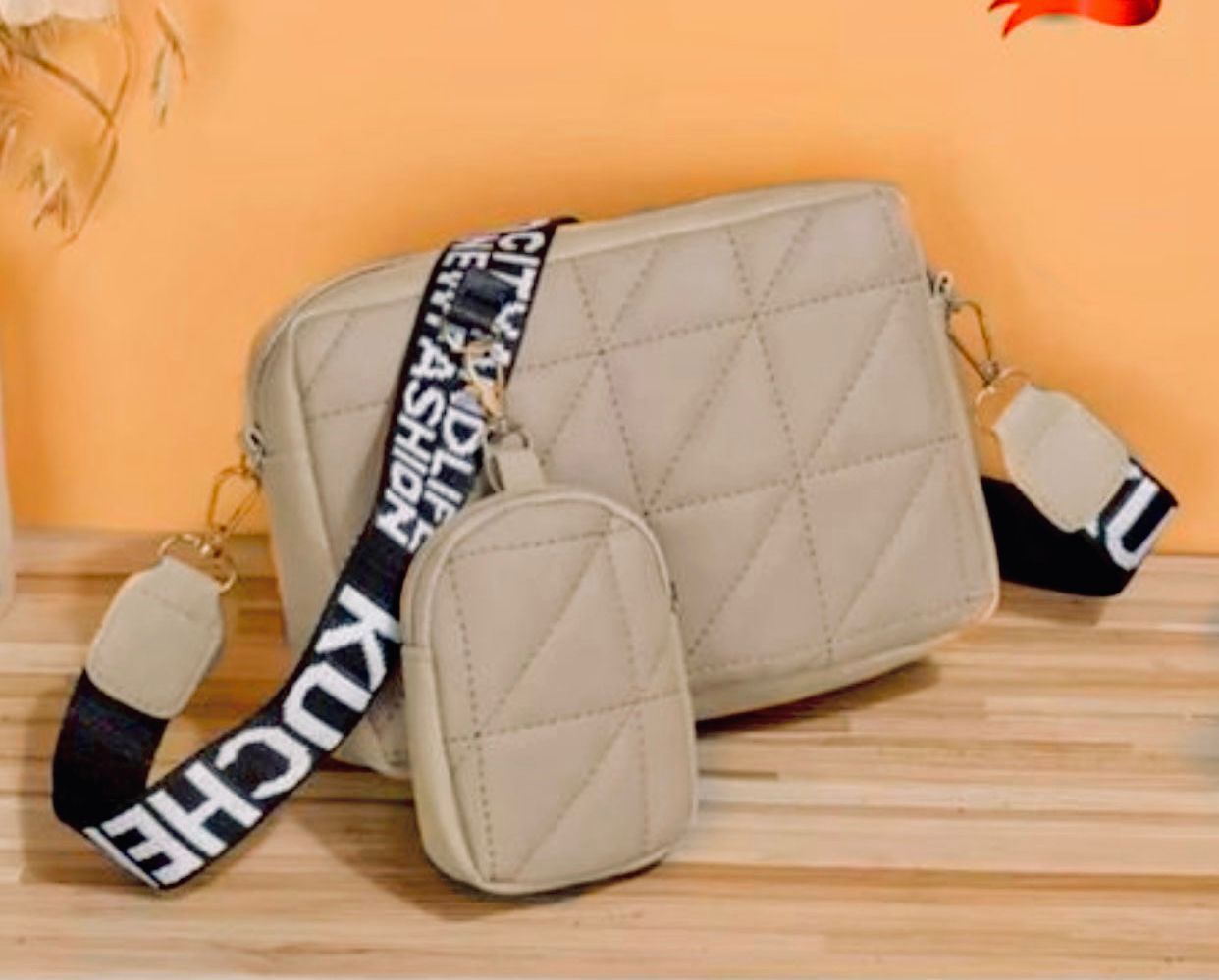 Hand bag with mini pouch